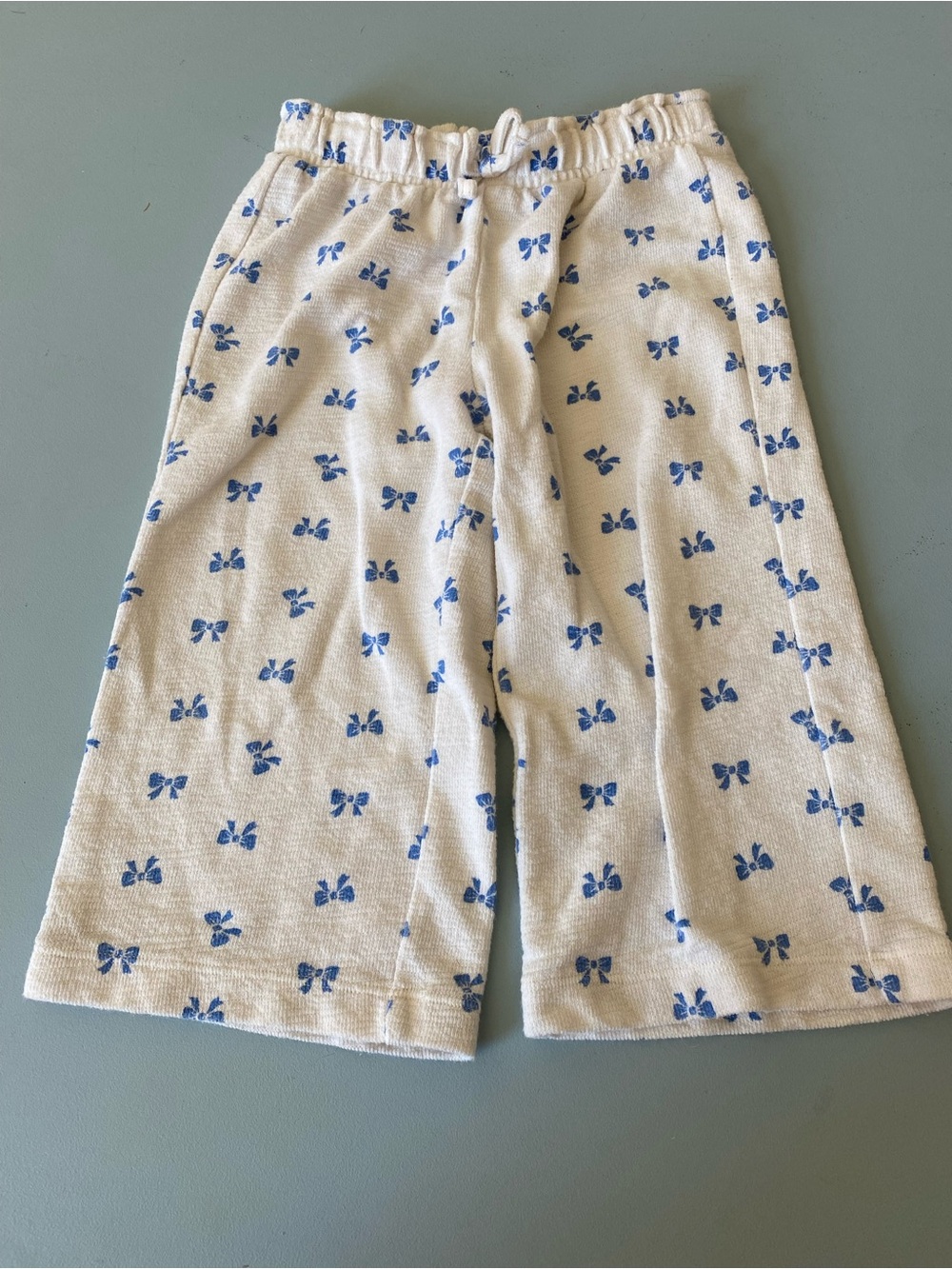 Old Navy 3T White Pants with Blue Bow Print
